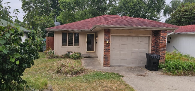 Primary Photo - 1022 W Catalpa St