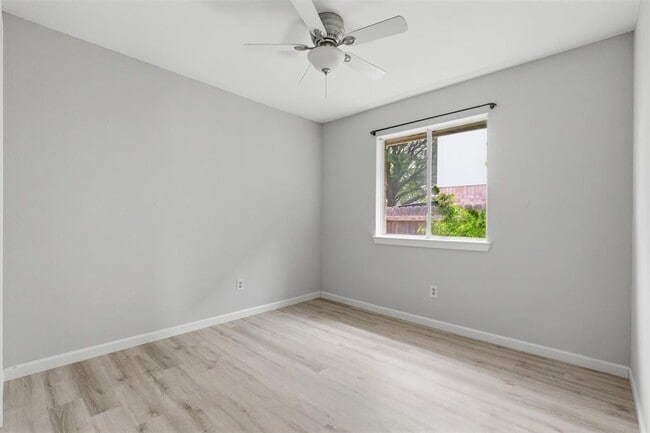 Building Photo - 508 Battlecreek Ln