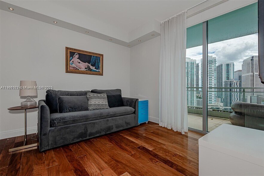 Building Photo - 90 SW 3rd St