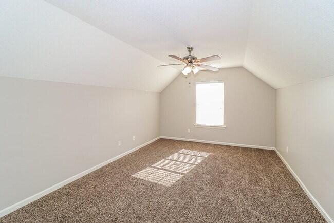 Building Photo - 2792 Shady Well