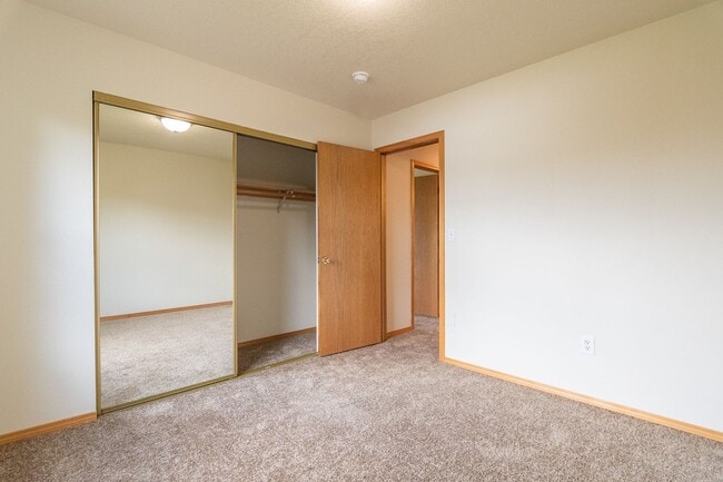 Building Photo - 508 NE Graham St