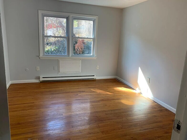Building Photo - 4 Windsor Terrace