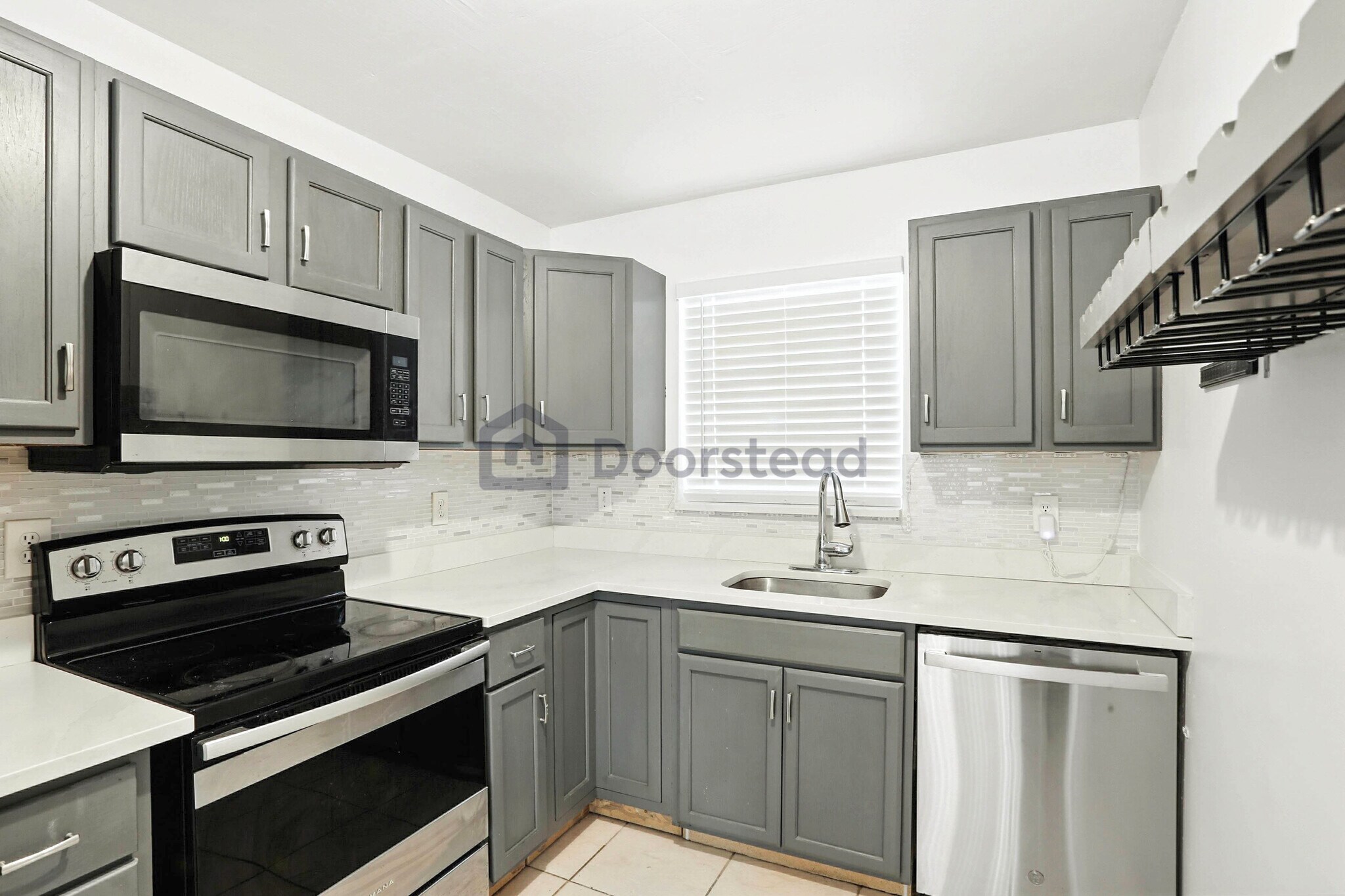 Building Photo - 3050 Norwood Pl