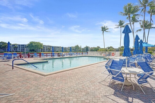 Building Photo - 9480 Poinciana Pl