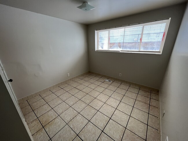 Building Photo - Spacious One-Bedroom in Salt Lake City!