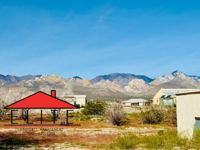 Building Photo - AVAILABLE NOW!!