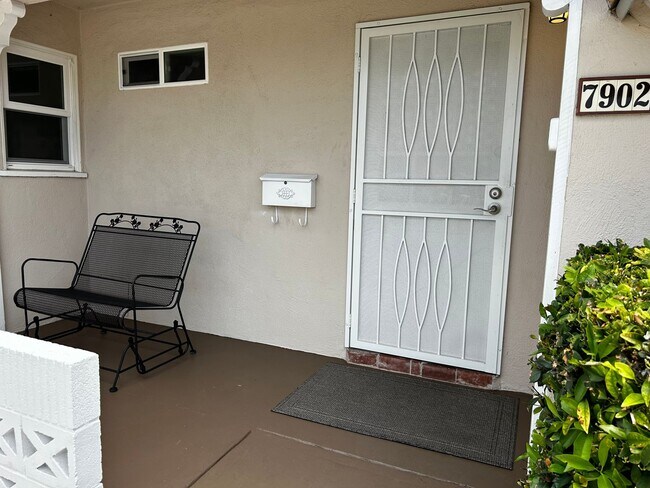 Building Photo - Beautifully Remodeled 3-Bedroom Home for Lease in a Highly Desirable Neighborhood