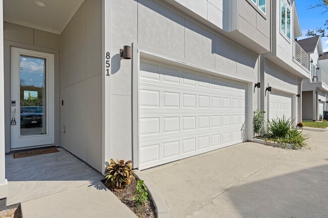 Building Photo - 851 Prosper St