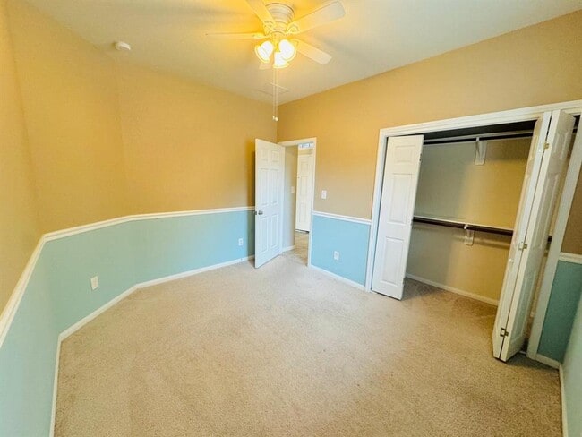 Building Photo - 5531 Drumlin Field Way
