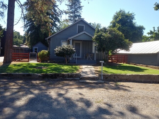 Building Photo - BEAUTIFUL HOME ON LARGE LOT W/ ADDITIONAL OFFICE SPACE