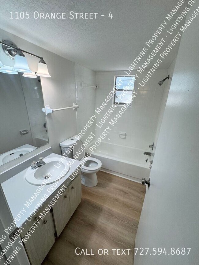 Building Photo - 1105 E Orange St