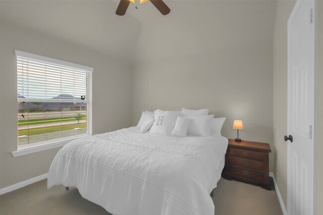 Building Photo - 2810 Red Maple Dr