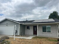Building Photo - 854 Clover Ln
