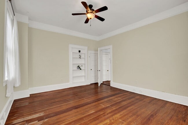 Building Photo - 25 E 33rd St