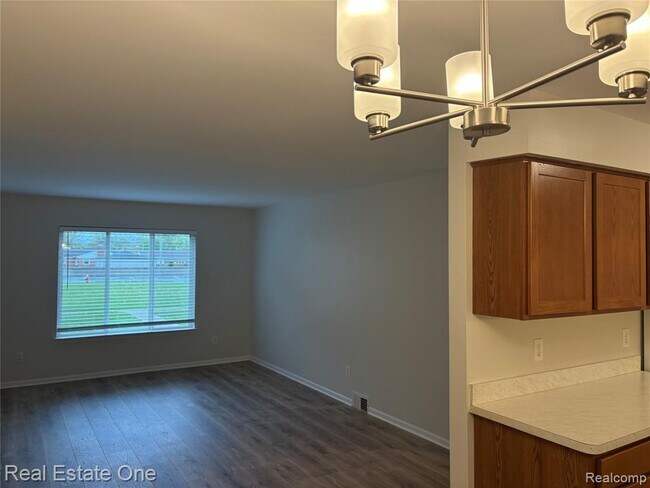 Building Photo - 18574 Masonic