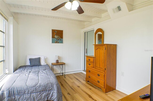 Building Photo - 644 Bonita Ct