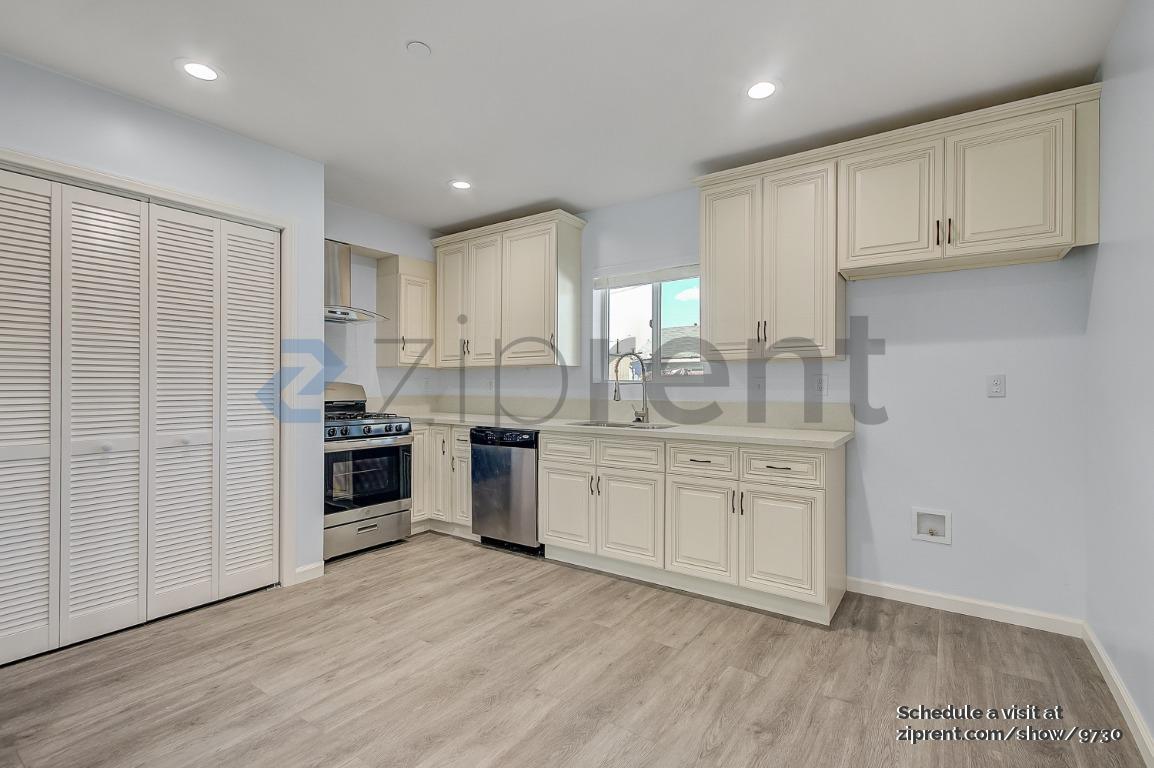Building Photo - 969 S Lorena St