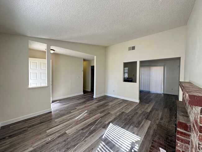 Building Photo - 7955 Deer Lake Dr