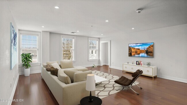 Building Photo - 409 Greenwich Ave