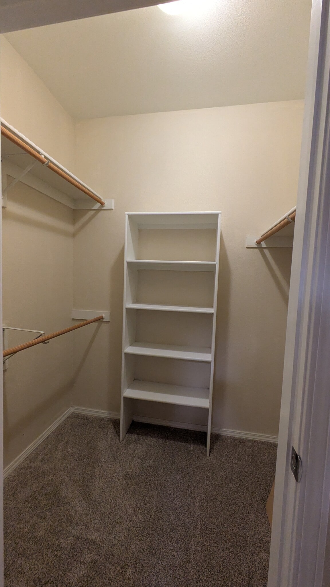 Master Closet - 3810 Strawberry Field Grv