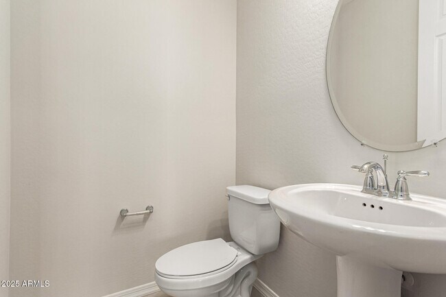 Building Photo - 17651 W Palo Verde Dr