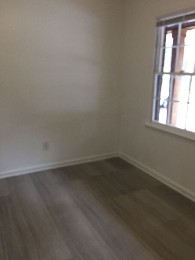 Building Photo - 95 Walenda Dr NW