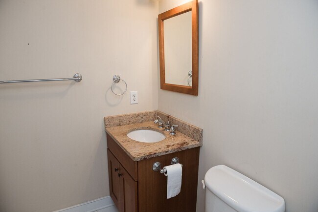 Building Photo - 93 Tennyson Dr