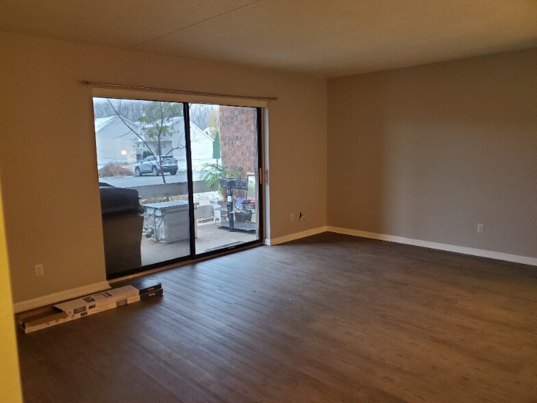 Building Photo - 1263 Lost Nation Rd