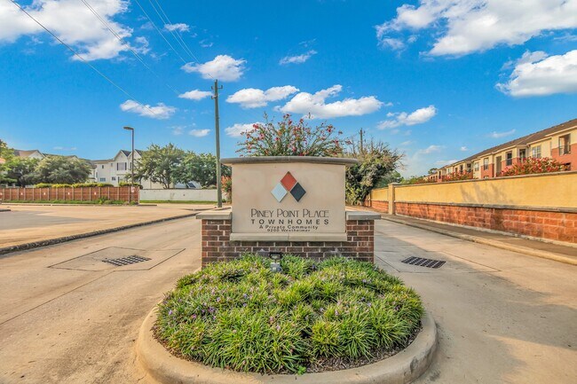 Building Photo - 9200 Westheimer Rd