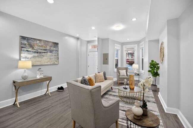 Building Photo - wonderful 3BR 1.5 Bath in the H st Corridor