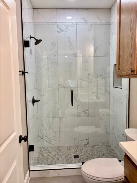 bath - 225 S Pine St
