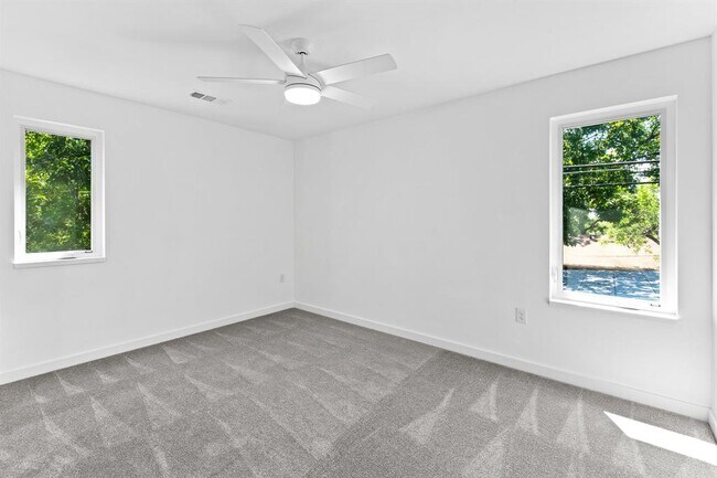 Building Photo - 7603 Creston Ln