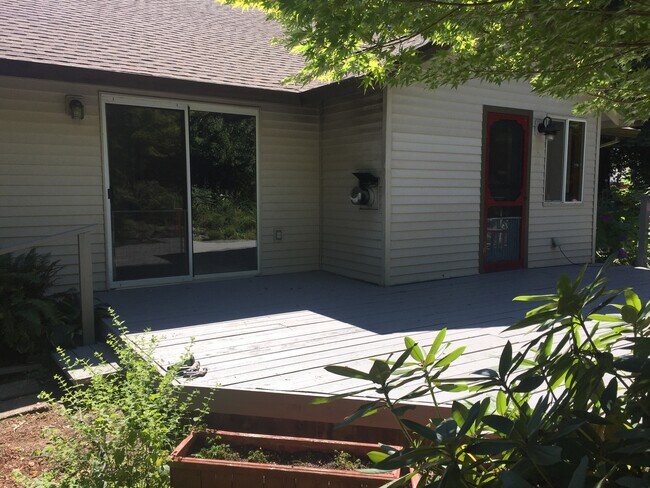 Building Photo - 3 Bedroom Home in Troutdale