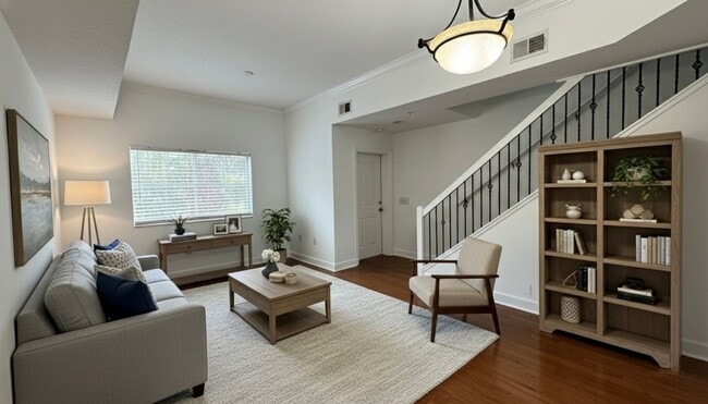 Building Photo - Gated 2 Bed/ 2.5 Bath Condo with 24/7 Security & Monitoring! Screened in Lanai with Water Views!