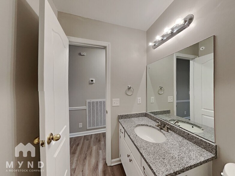 Building Photo - 453 Westgate Blvd