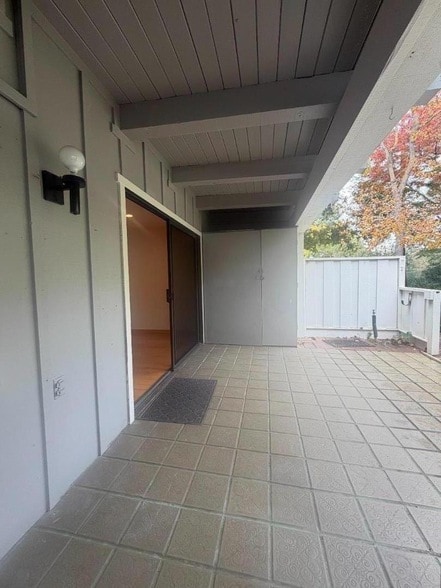 Building Photo - 5302 Cribari Heights