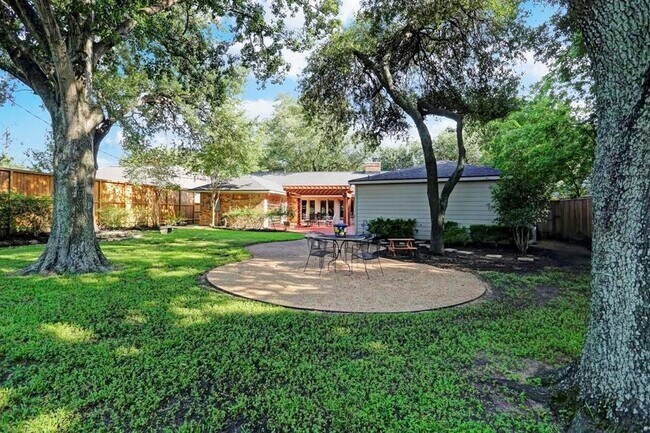 Building Photo - 7506 Creekwood Dr