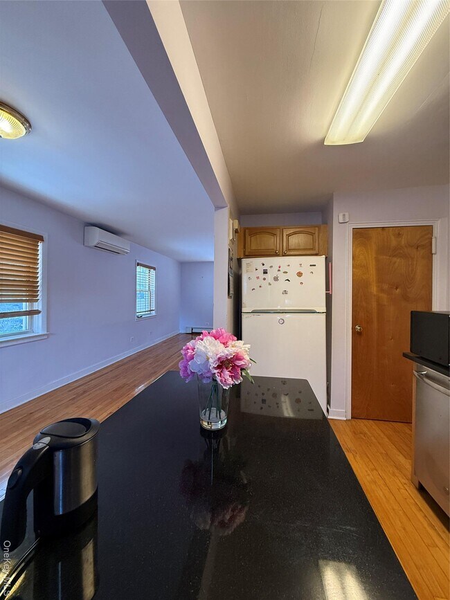 Building Photo - 110-51 64th Rd