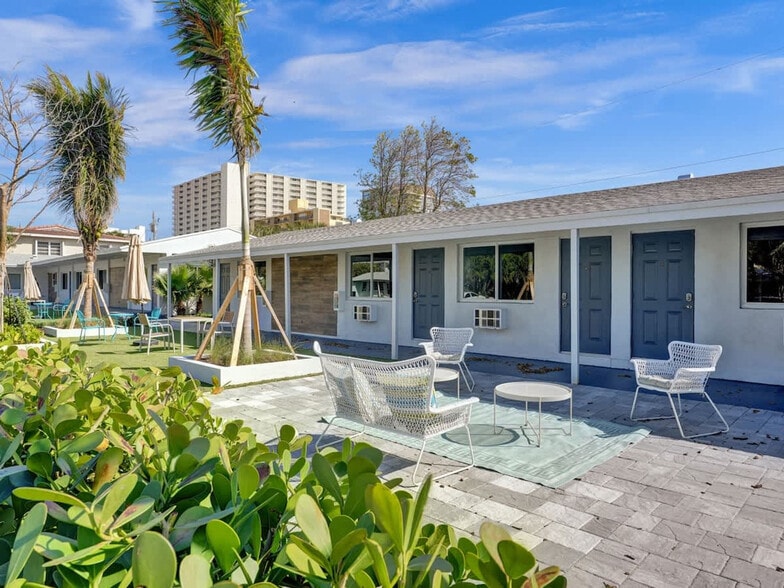 Building Photo - 3205 NE 9th St