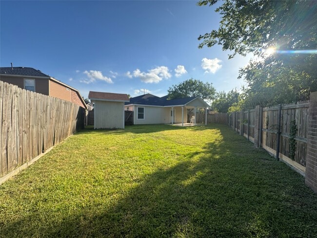 Building Photo - 11927 Mule Springs Dr