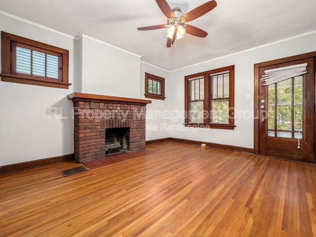 Building Photo - 219 Olentangy St
