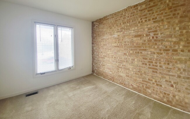 Building Photo - 712 Concord Ln