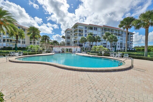 Building Photo - 4801 Osprey Dr S