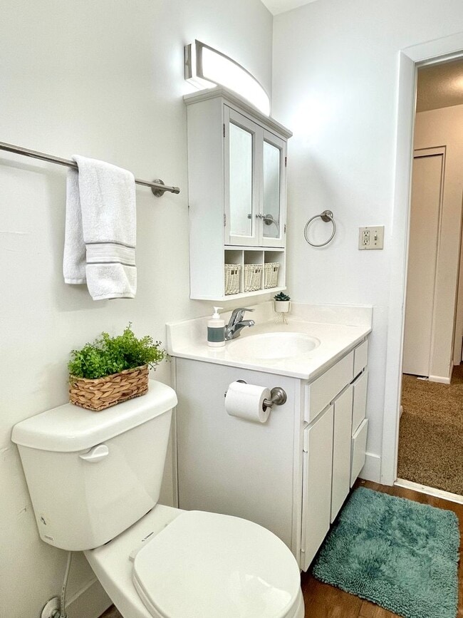 Building Photo - 54 W 250 N