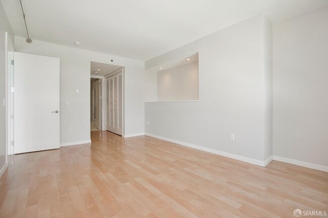 Building Photo - 219 Brannan St