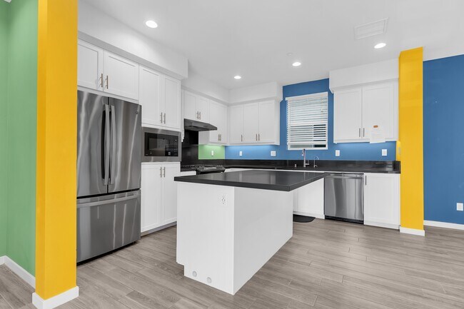 Building Photo - 131 Fable