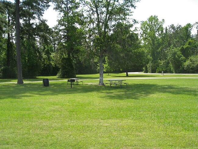 Building Photo - 8934 Alcina Dr