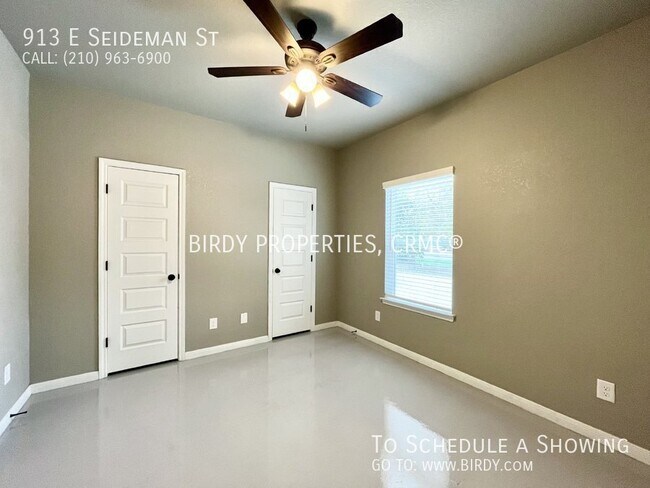 Building Photo - 913 E Seidemann St