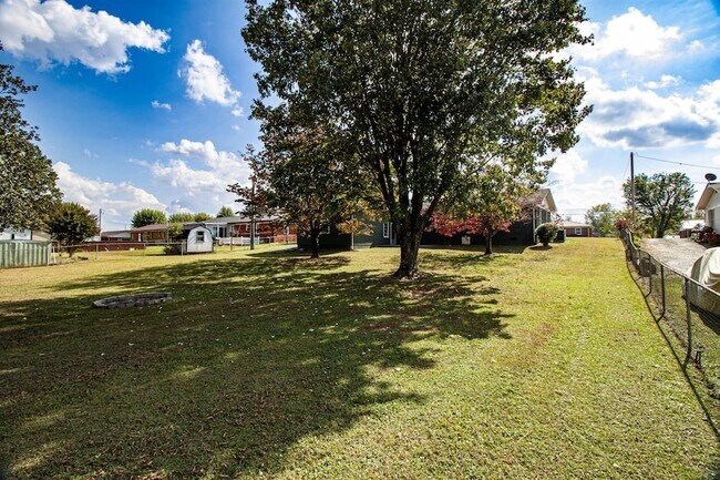 Building Photo - 328 Margo Ln