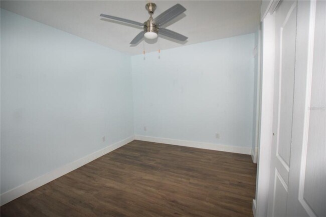 Building Photo - 2212 Hoffner Ave
